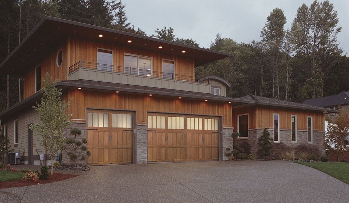 RESERVE® WOOD collection SEMI-CUSTOM series garage doors